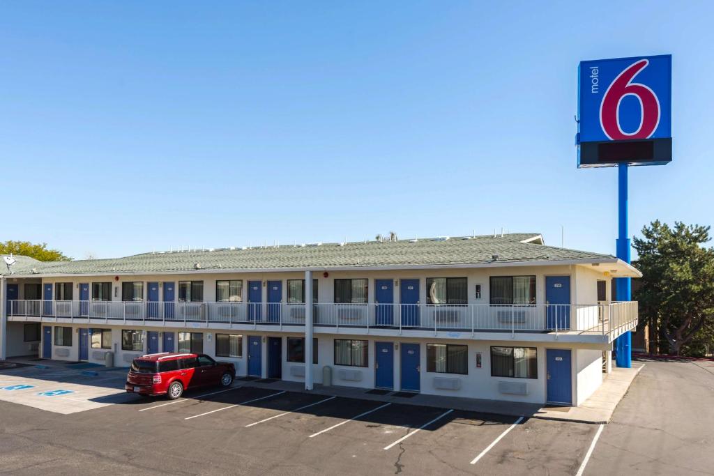 Motel 6-Reno NV - West Main image 1